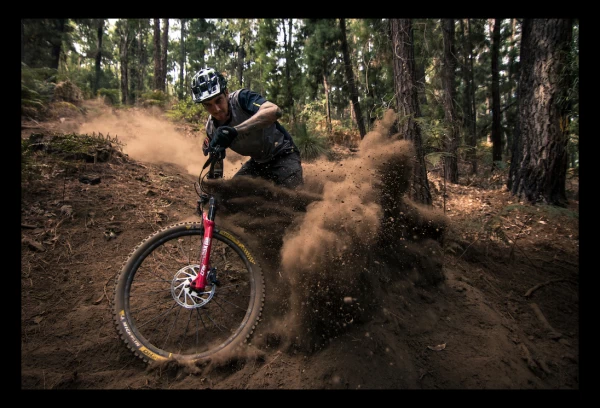 Roue Avant Mavic Deemax Pro 27.5'' | Boost 15x110mm | Edition Limitée Sam Hill 5 Roue Avant Mavic Deemax Pro 27.5'' | Boost 15x110mm | Edition Limitée Sam Hill – Image 3