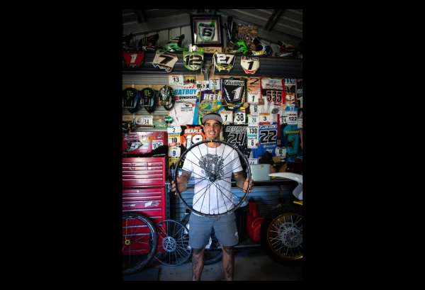 Roue Avant Mavic Deemax Pro 27.5'' | Boost 15x110mm | Edition Limitée Sam Hill 6 Roue Avant Mavic Deemax Pro 27.5'' | Boost 15x110mm | Edition Limitée Sam Hill – Image 4